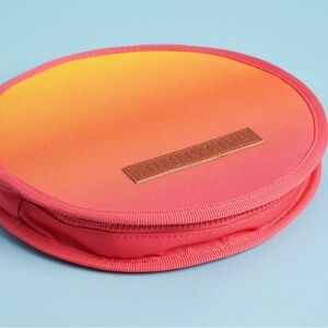 SUNNYLIFE Lovers Picnic Set in Malibu